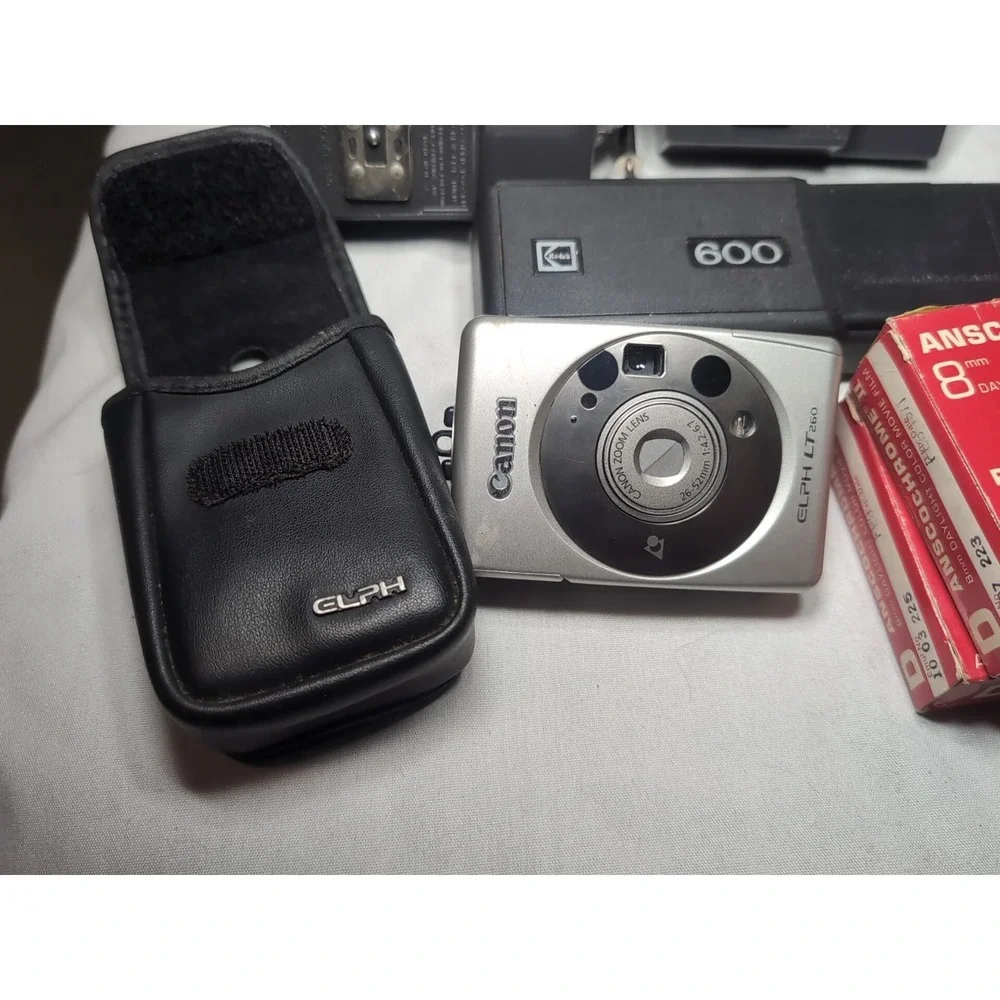 Huge Lot Vintage Camera Equipment Kodak Polaroid Cannon Flashes Cameras Lenses - Picture 2 of 15